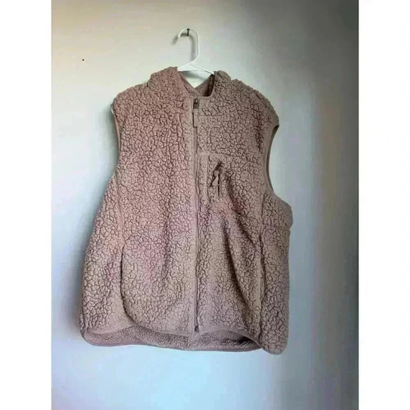Pink Sherpa Vest - Picture 1 of 3